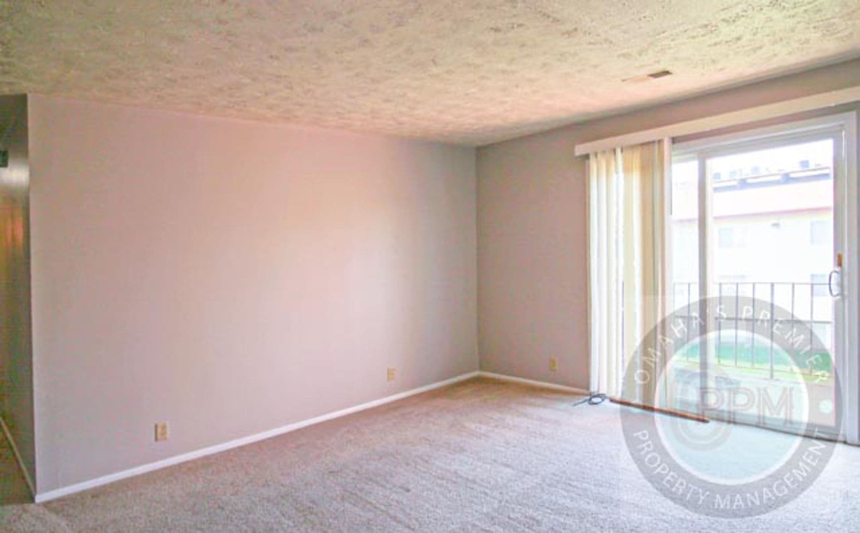 Bellevue Apartment: 818 Lincoln Rd