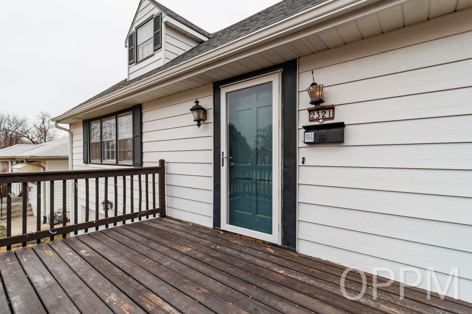 Omaha House: 2321 S 49th St