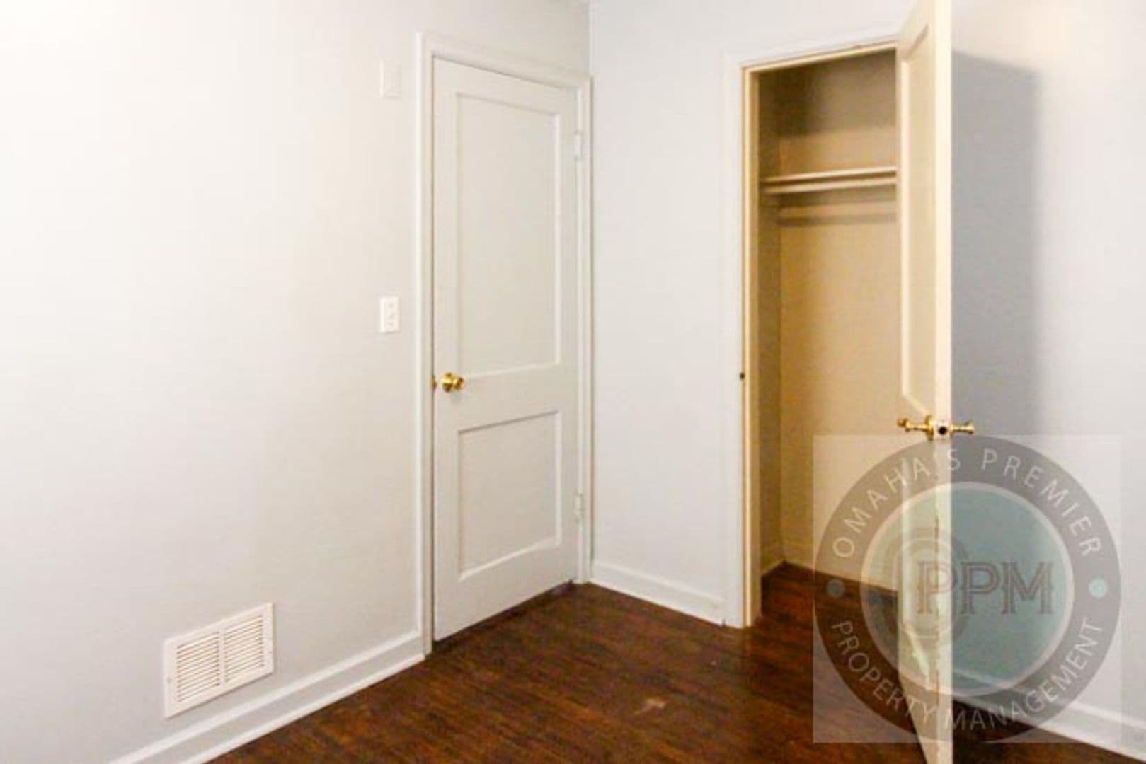 Omaha House: 3305 N 55 St