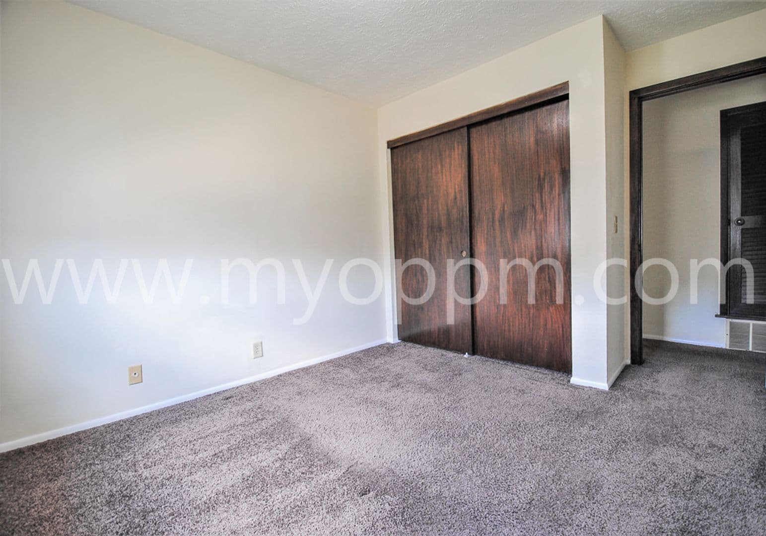 Bellevue Apartment: 818 Lincoln Rd