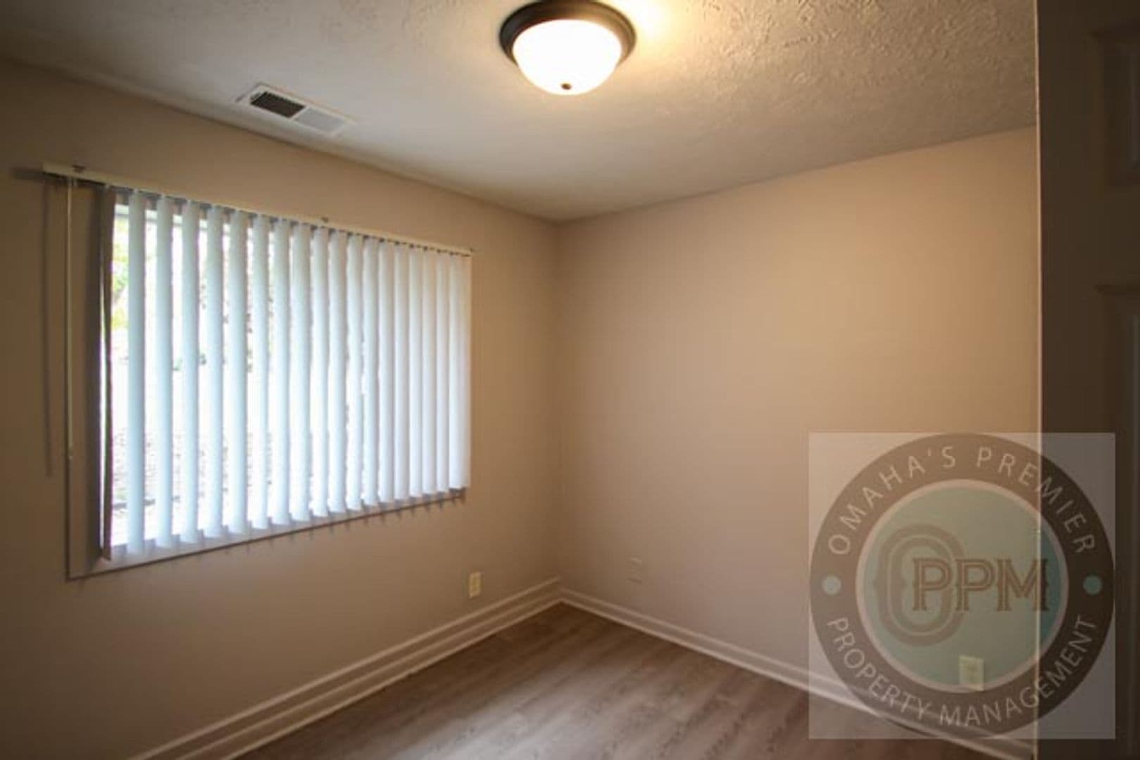 Omaha Apartment: 2333 Benson Gardens Bd