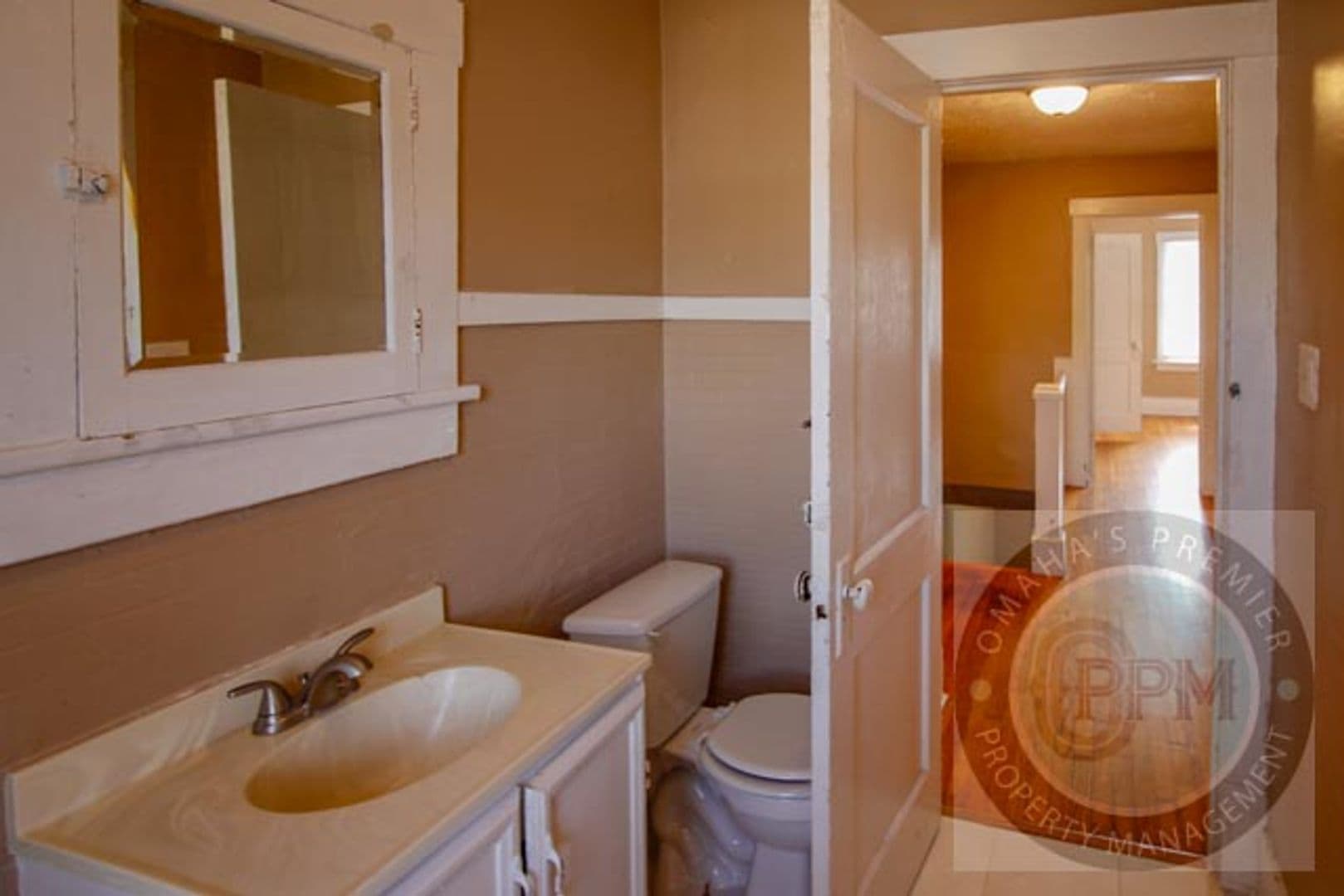 Omaha Apartment: 2114 L St