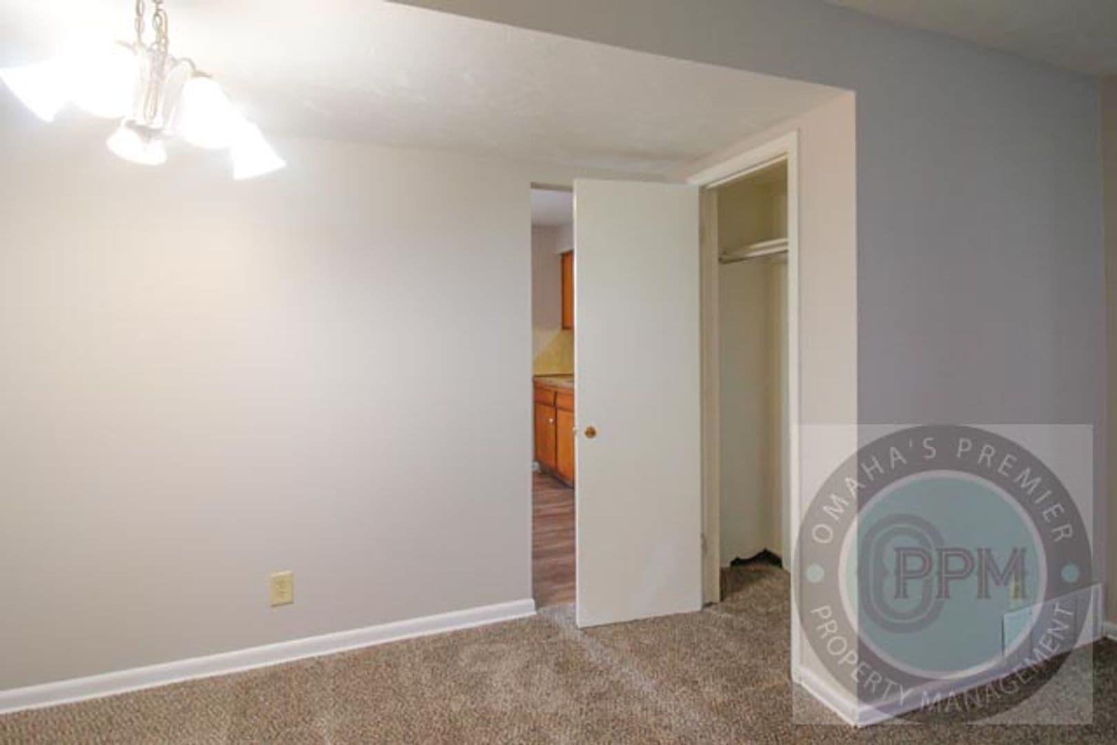 Omaha Apartment: 7303 Decatur St