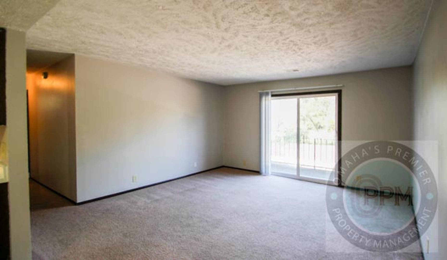 Bellevue Apartment: 818 Lincoln Rd