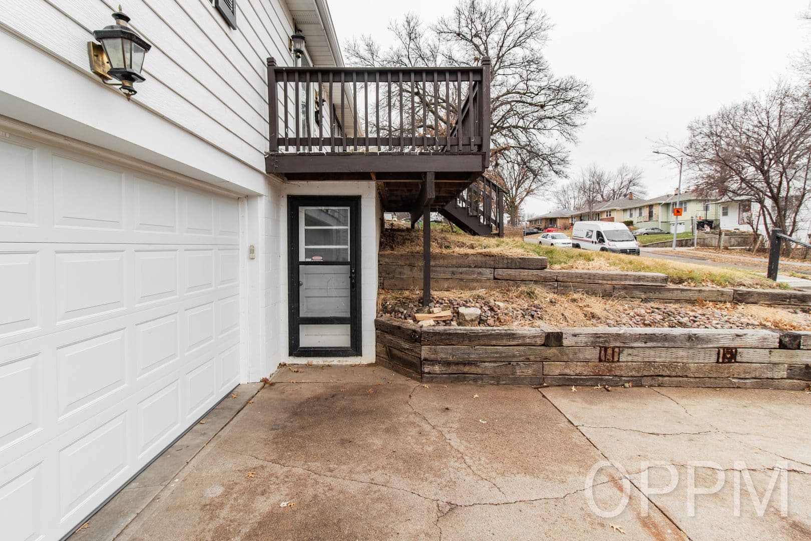 Omaha House: 2321 S 49th St