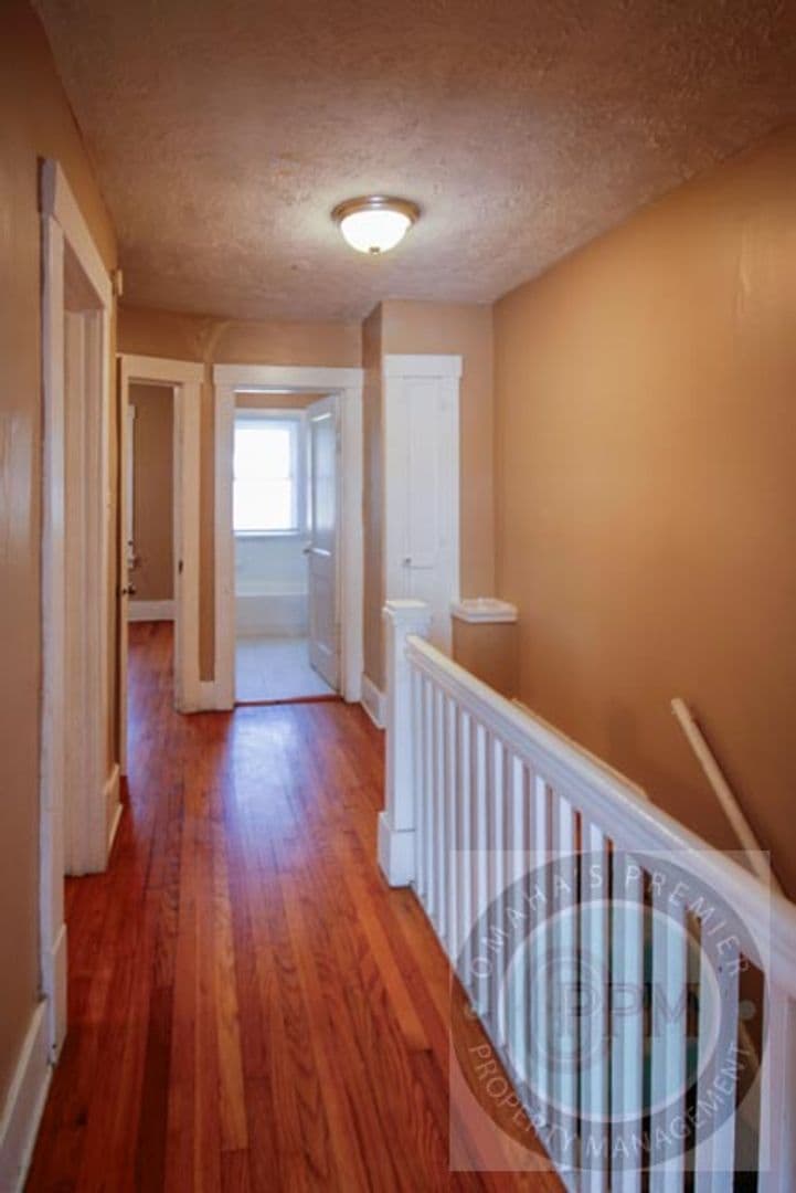 Omaha Apartment: 2114 L St