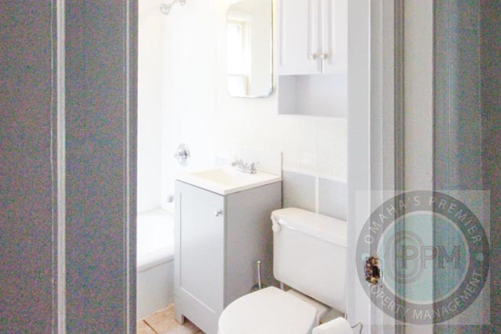 Omaha House: 3305 N 55 St