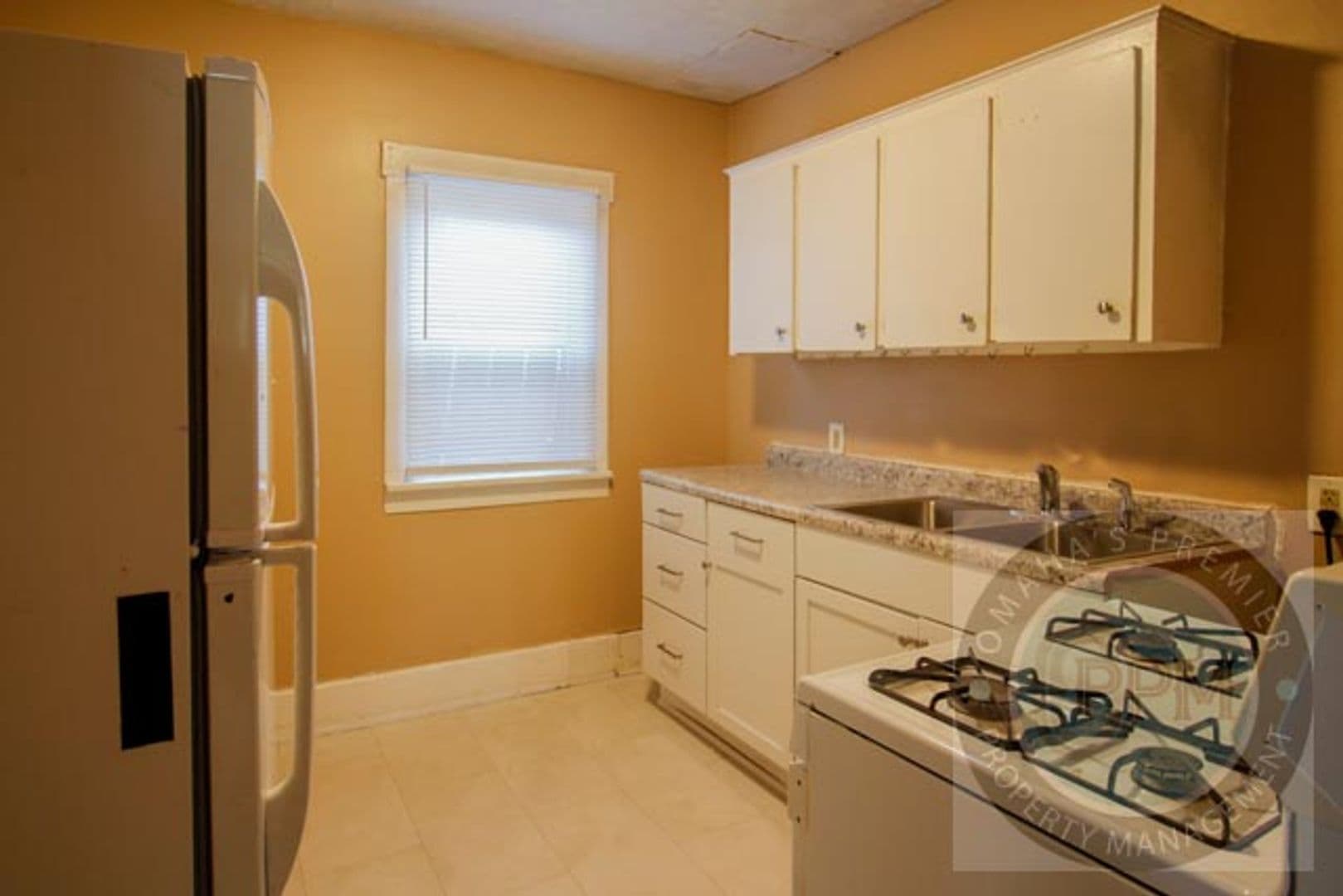 Omaha Apartment: 2114 L St