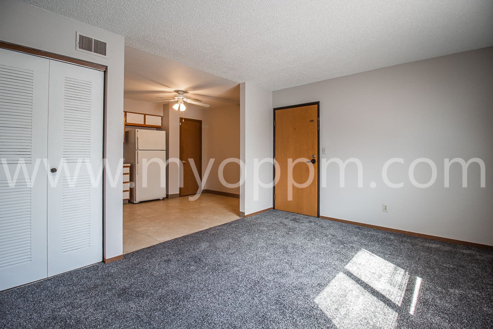 Bennington Apartment: 15605 N 4th St
