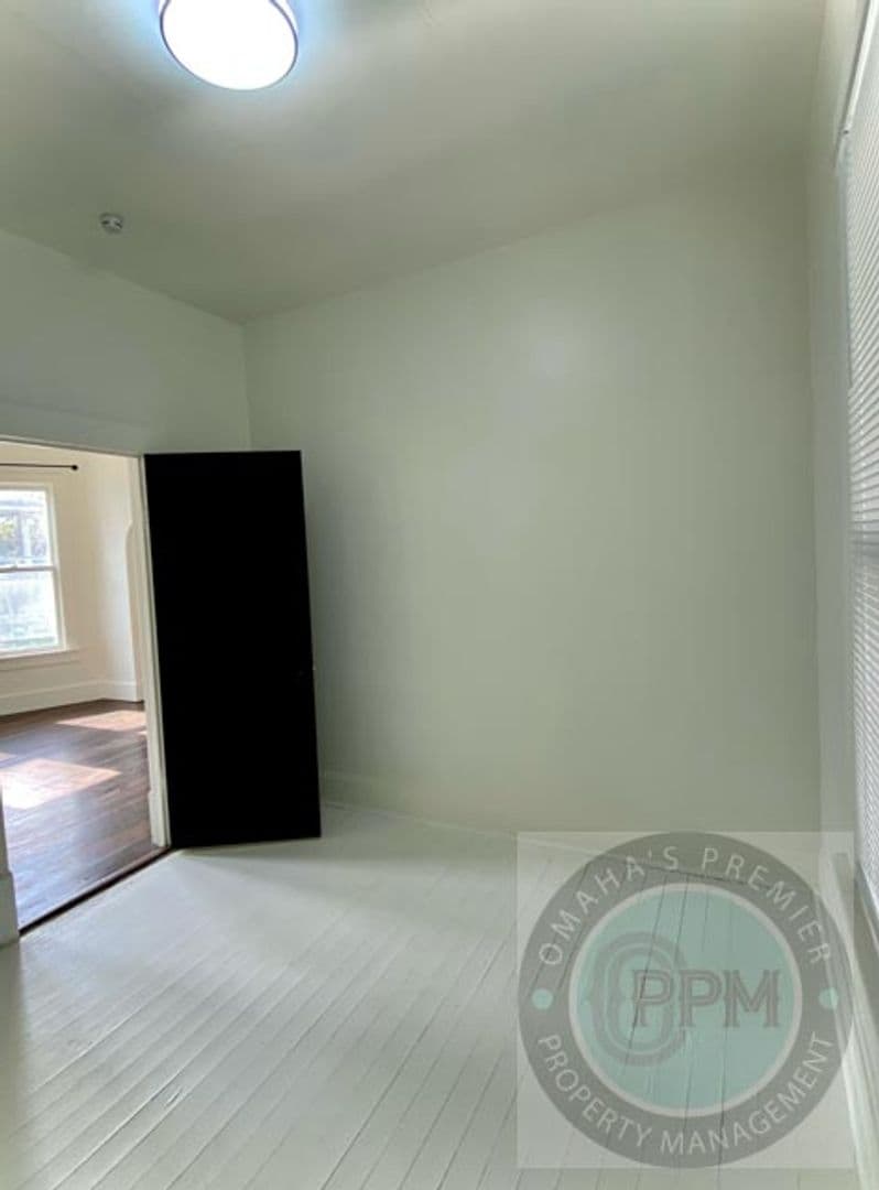 Omaha House: 1715 S 12th St