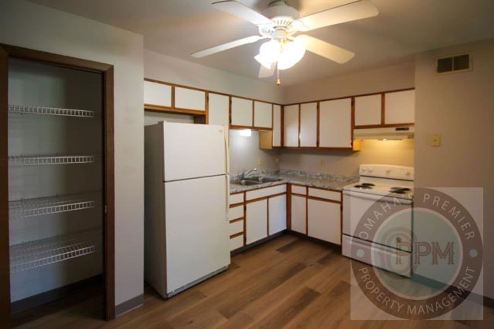 Bennington Apartment: 15605 N 4th St