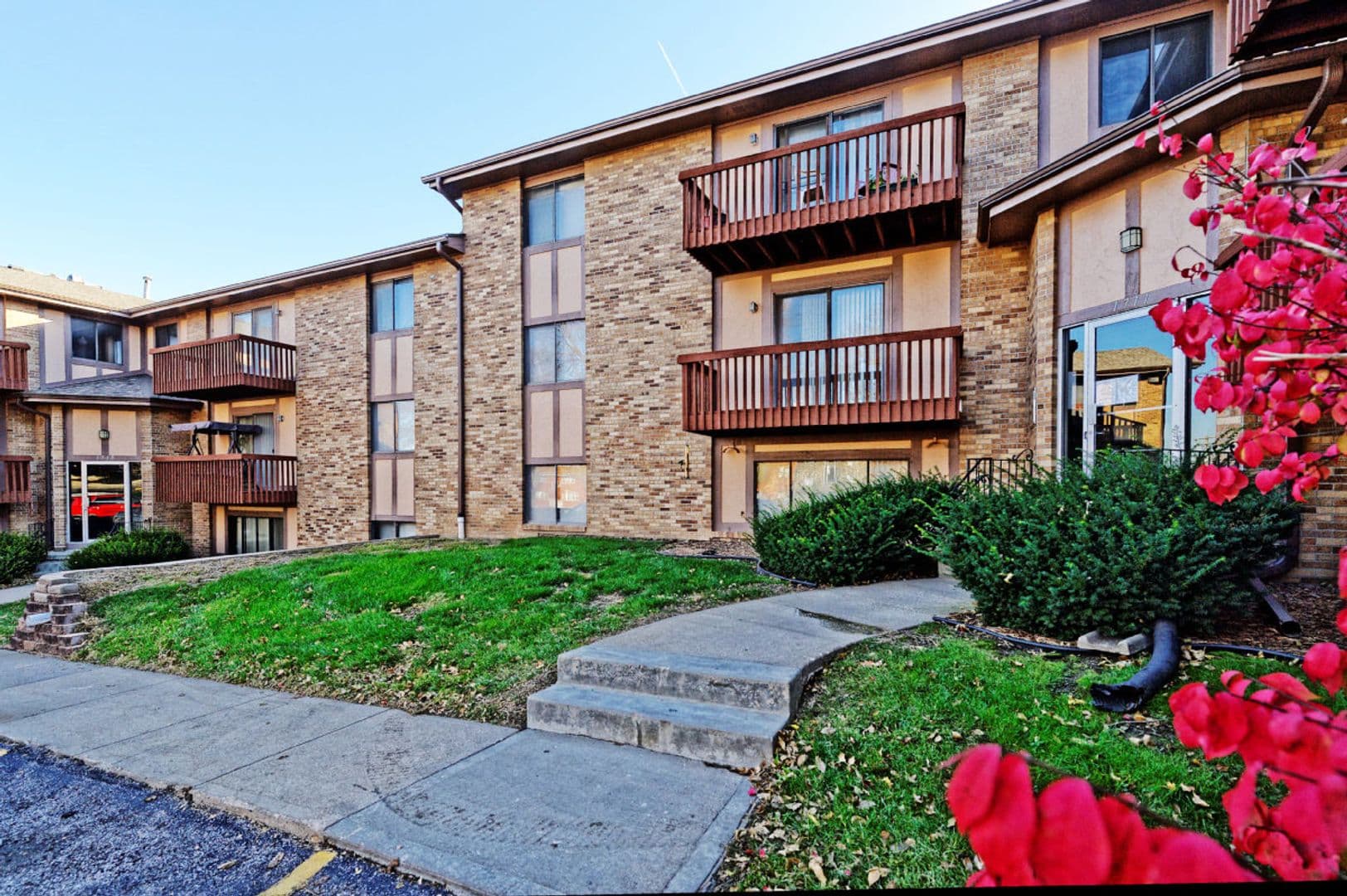 Omaha Apartment: 1711/1715 N 73rd St