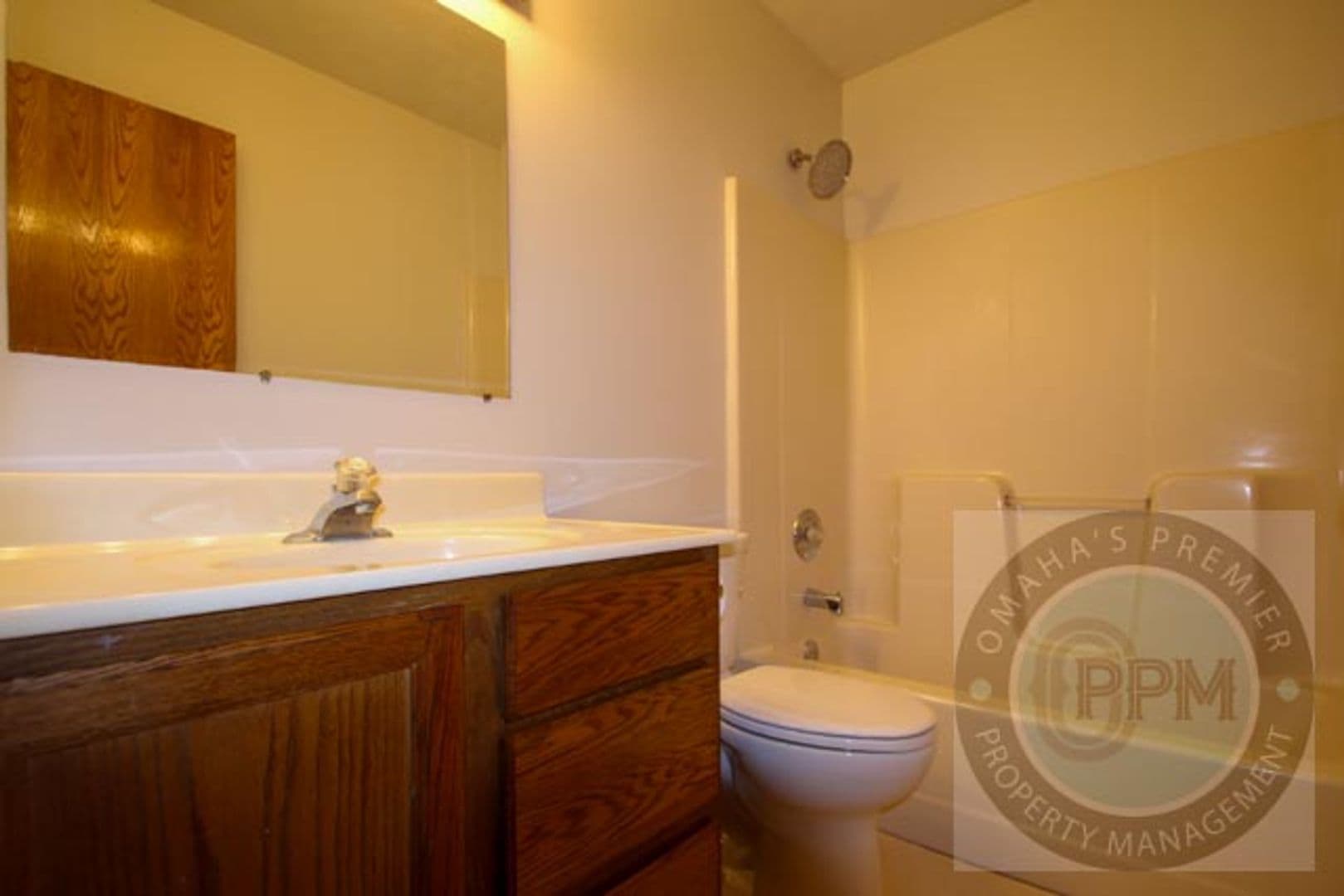 Omaha House: 12079 Patrick Ave