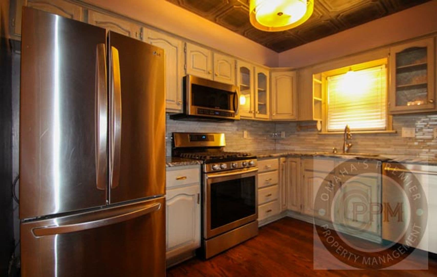 Omaha House: 6011 Walnut St