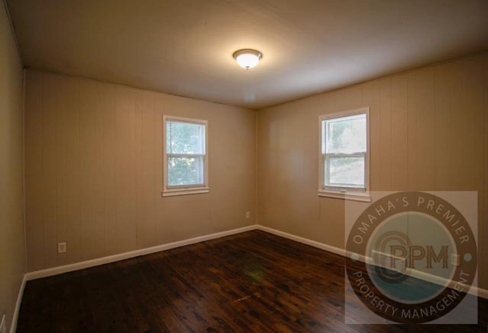 Omaha House: 2119 Monroe St