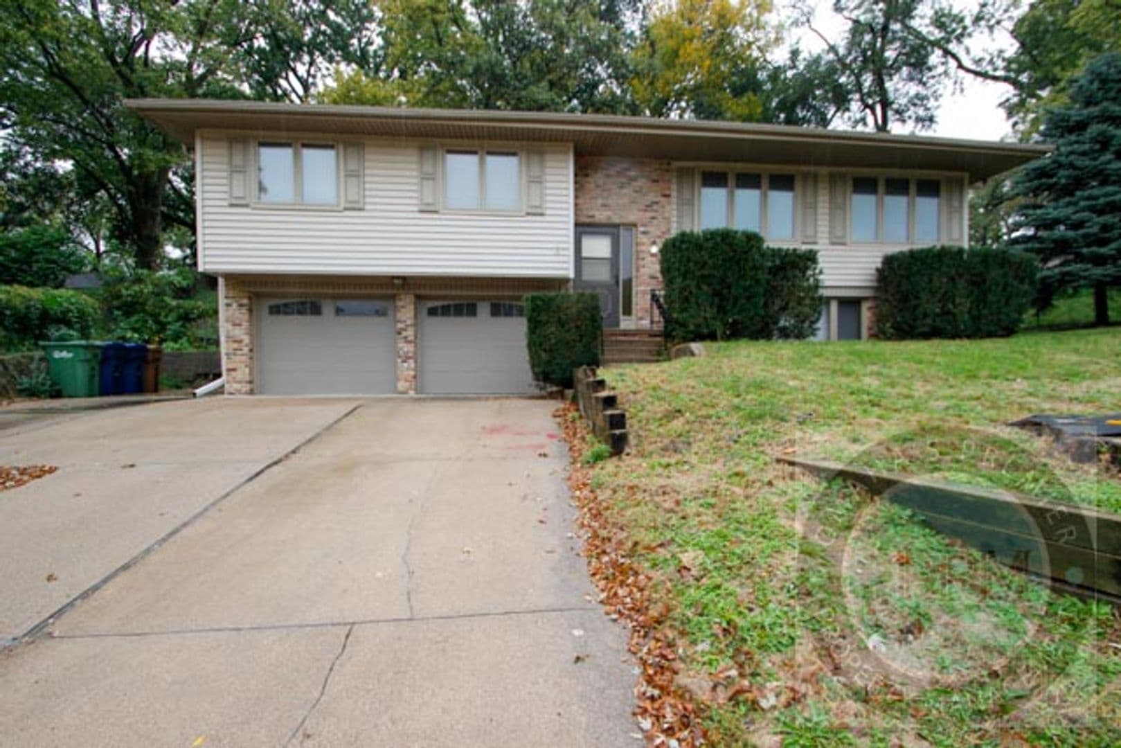 Bellevue House: 212 Douglas Drive