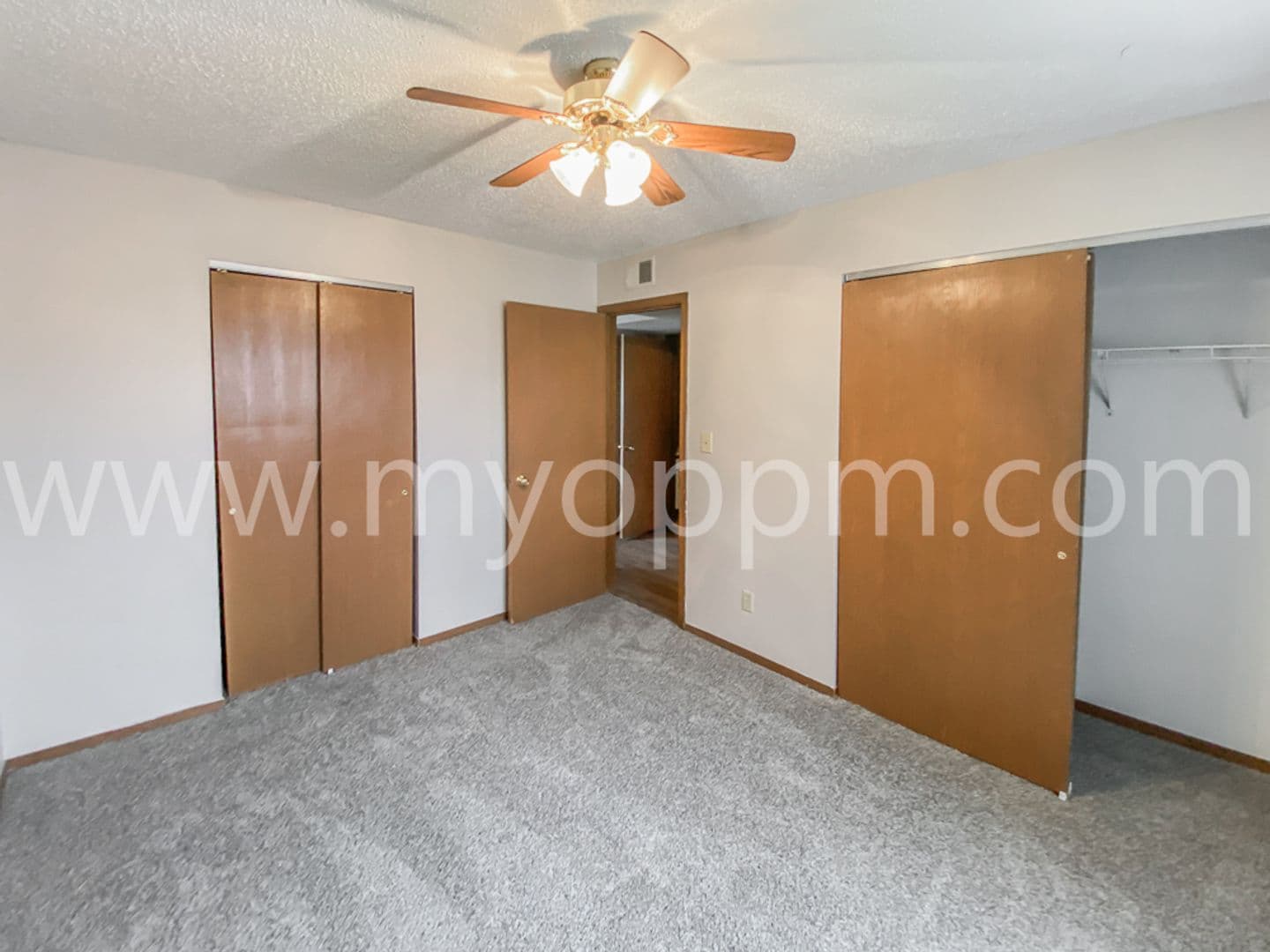Bennington Apartment: 15605 N 4th St
