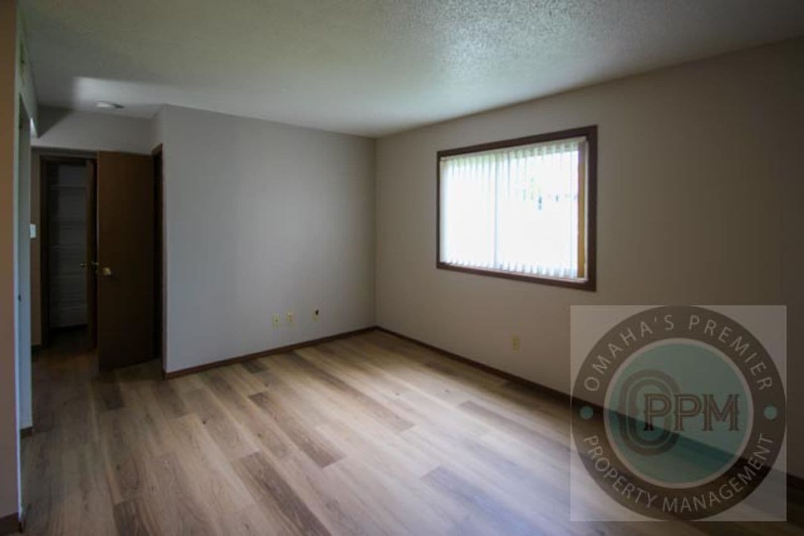 Bennington Apartment: 15605 N 4th St