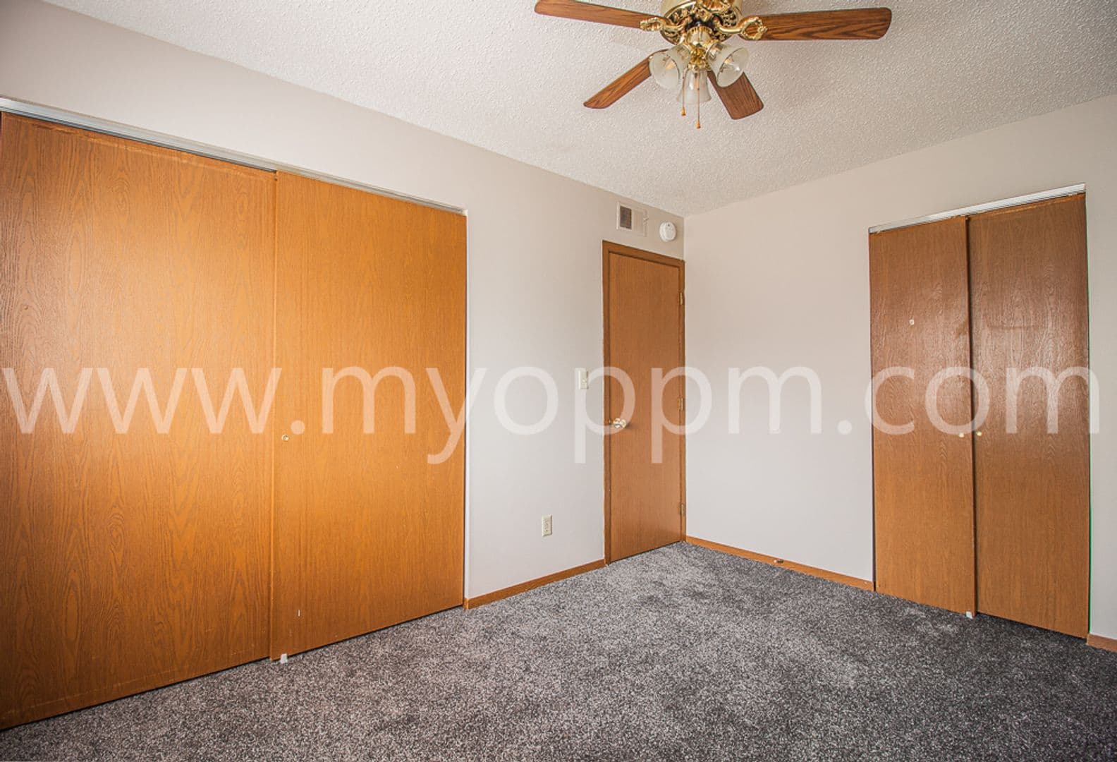 Bennington Apartment: 15605 N 4th St
