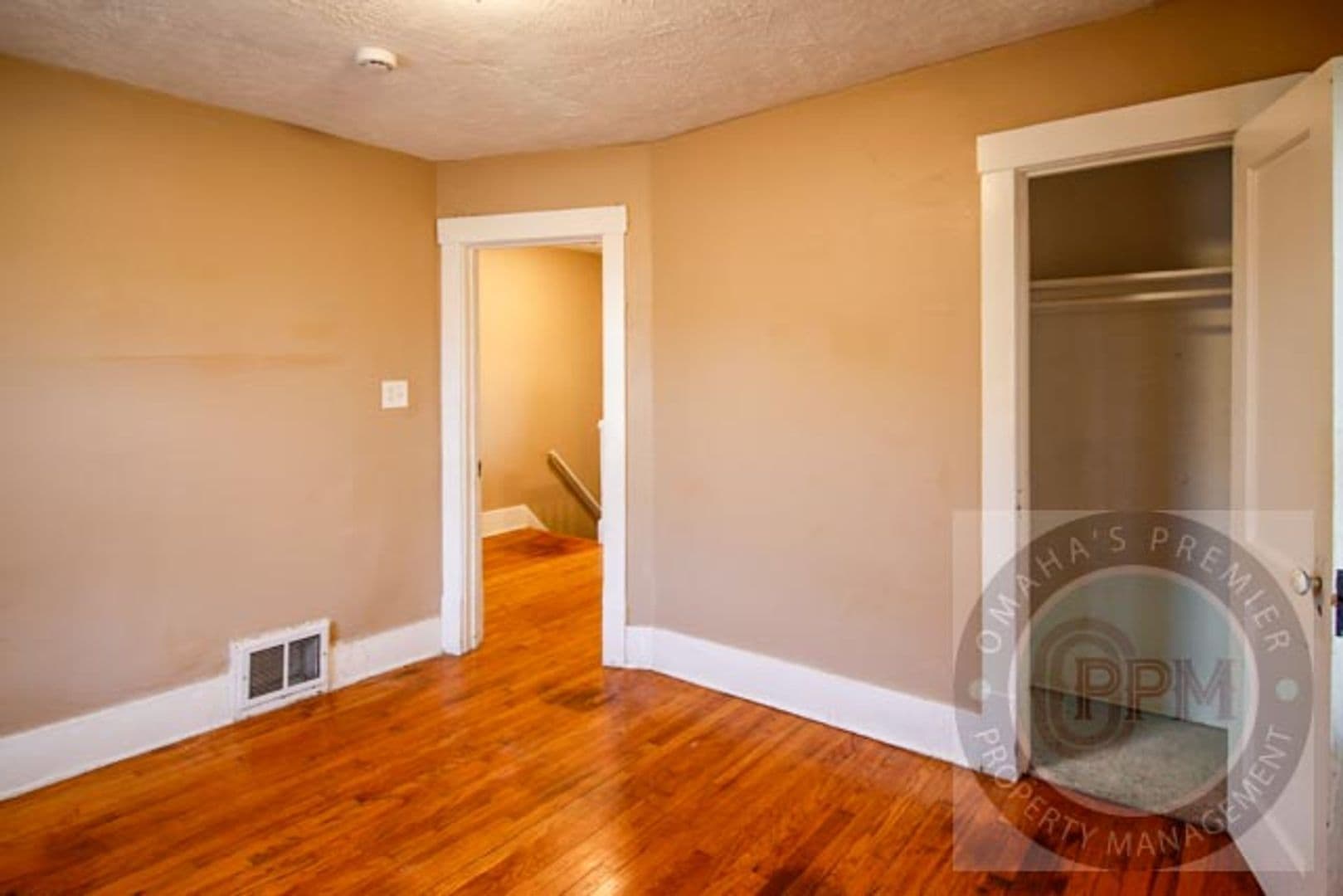 Omaha Apartment: 2114 L St