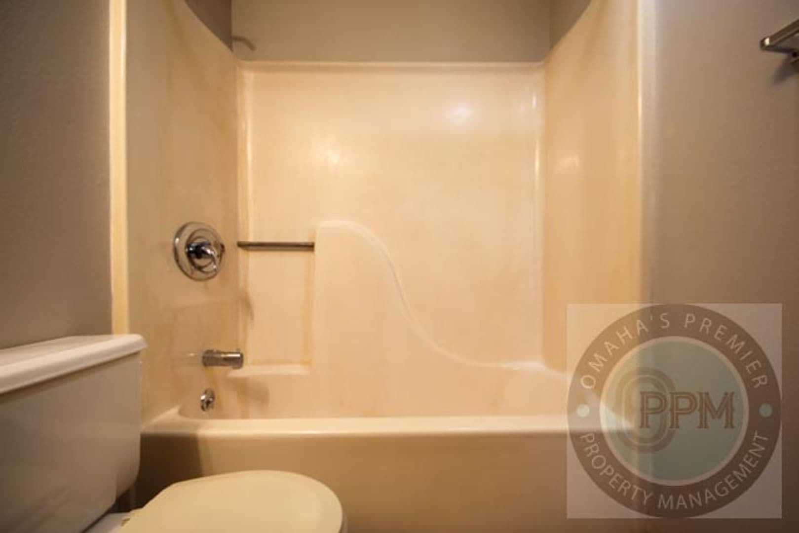 Bennington Apartment: 15605 N 4th St