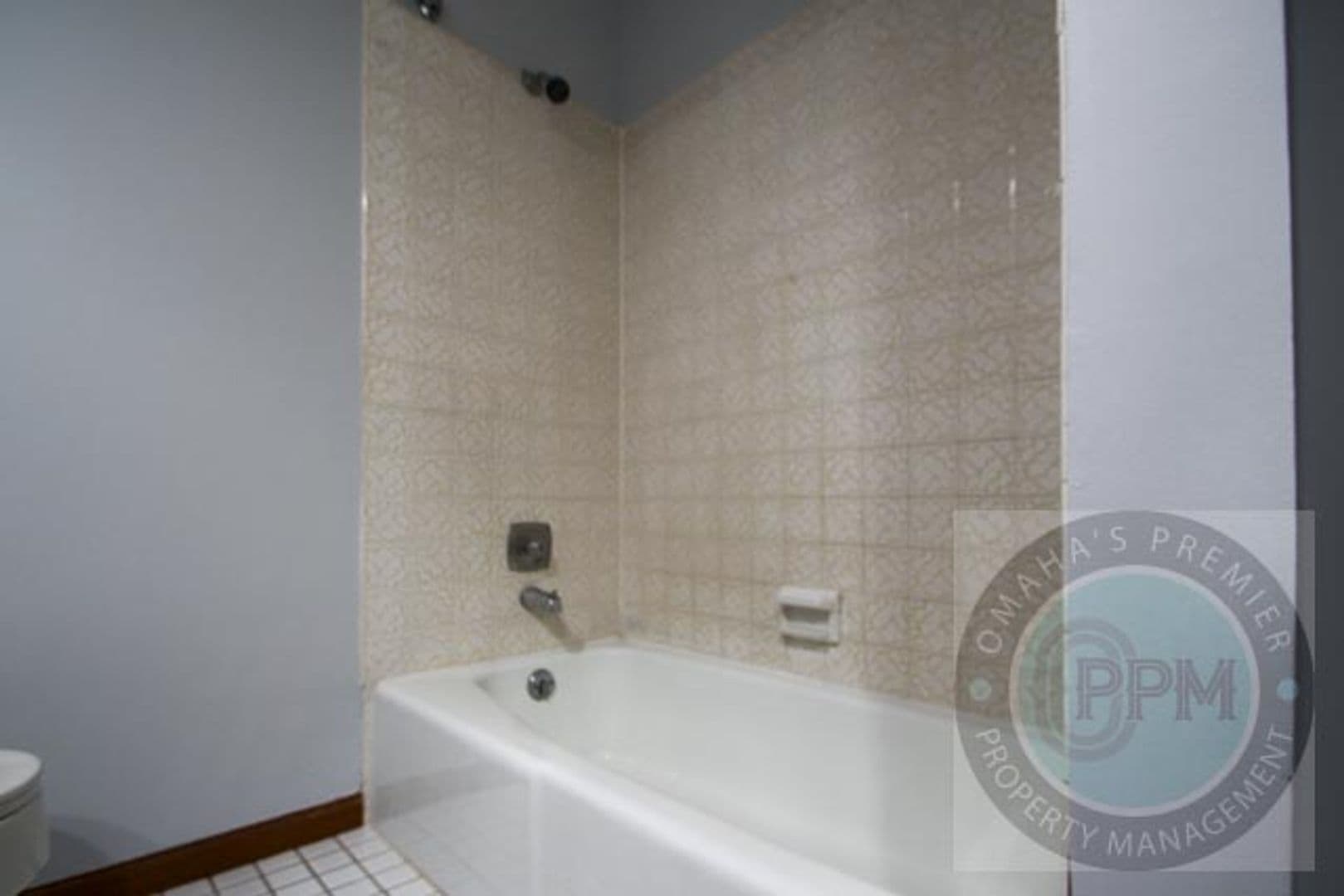 Omaha House: 5614 N 116 Ave Circle