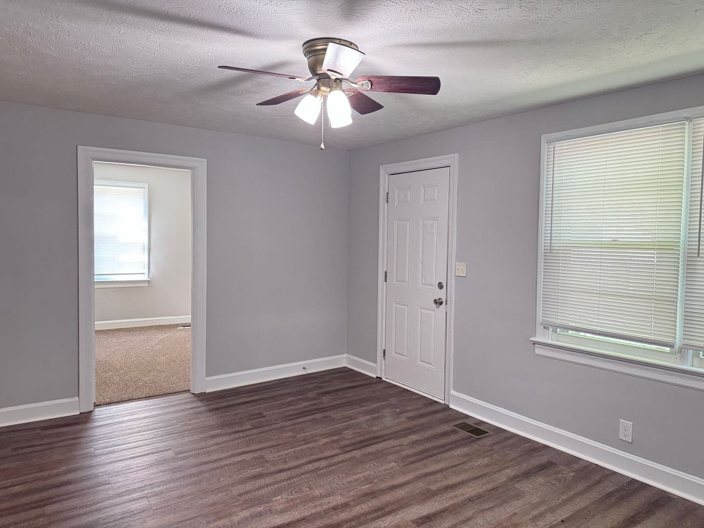 Clarksville House: 719 Perkins Ave