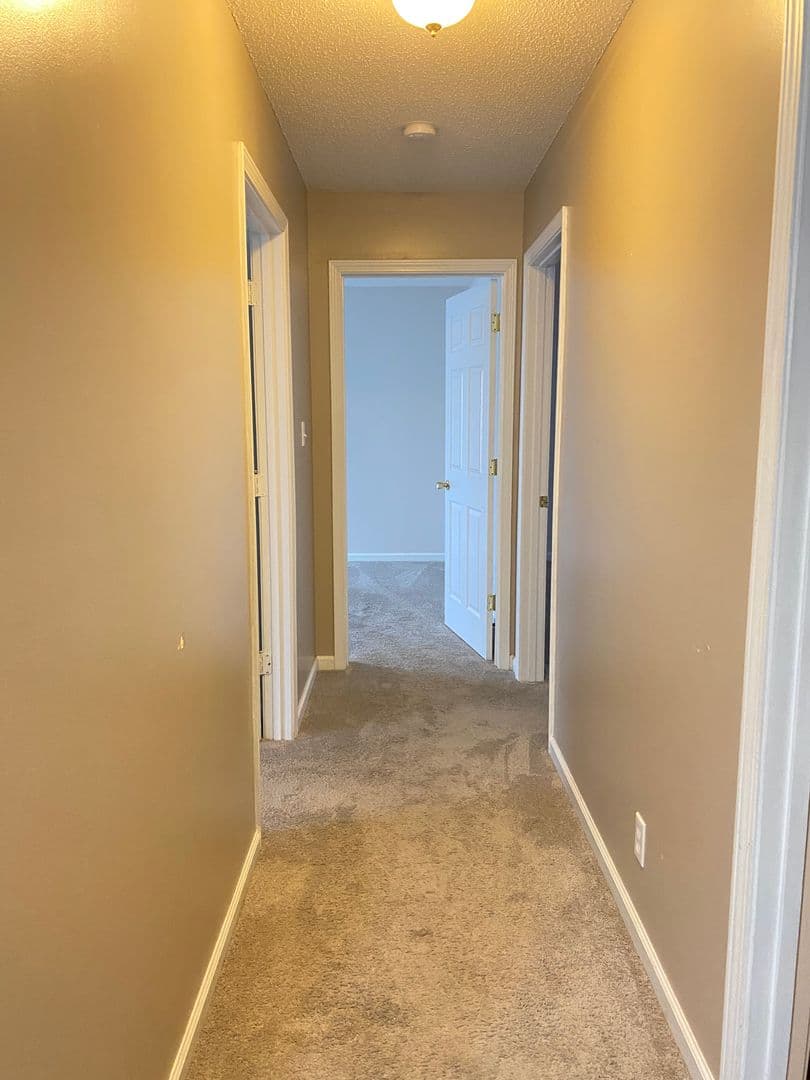 Clarksville House: 1349 Jenny Ln