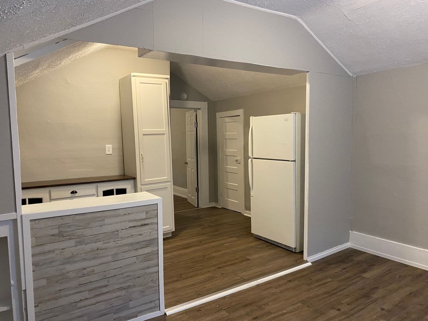 Clarksville Apartment: 443 Greenwood Ave