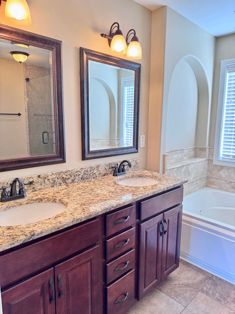 Clarksville House: 1500 Pressler Way