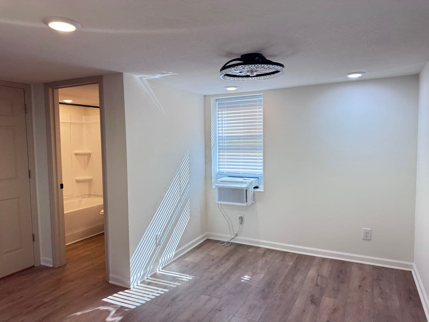 Clarksville Apartment: 19 Proctor Dr