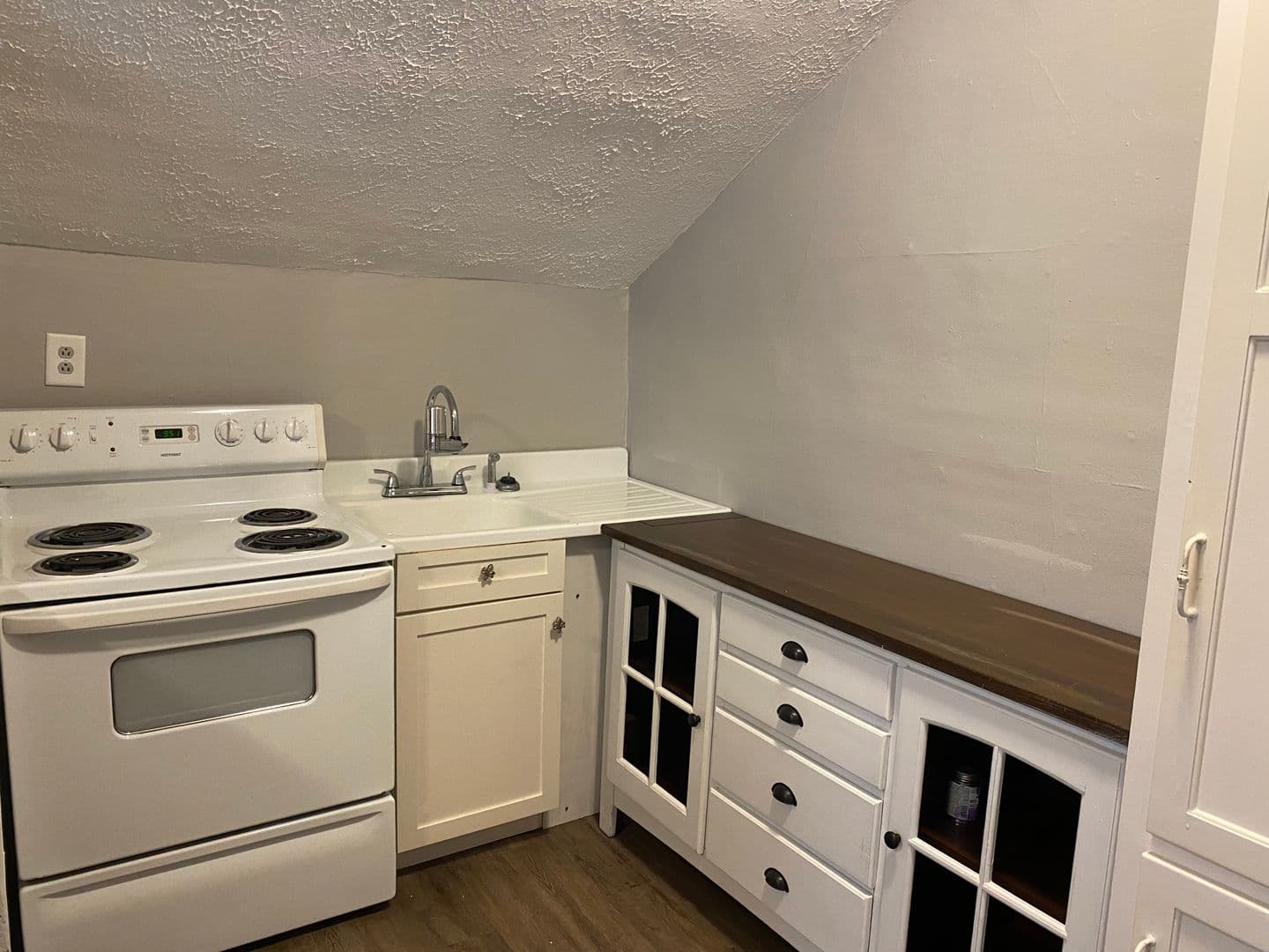 Clarksville Apartment: 443 Greenwood Ave