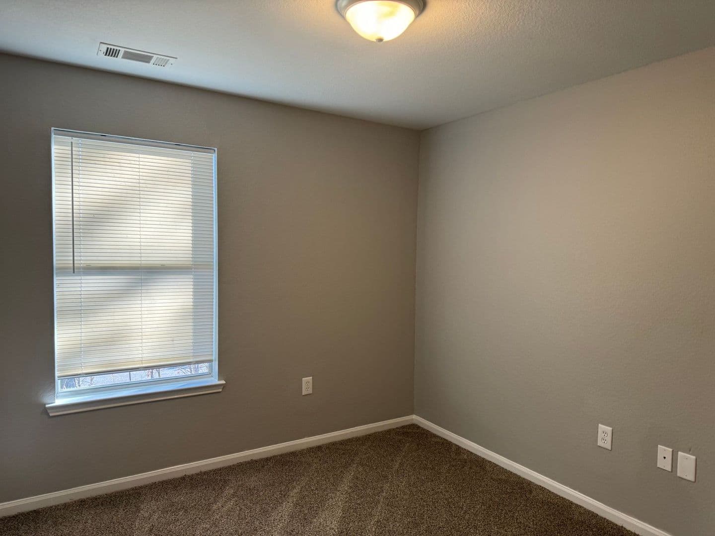 Clarksville Apartment: 2113-2119 Ringgold Ct