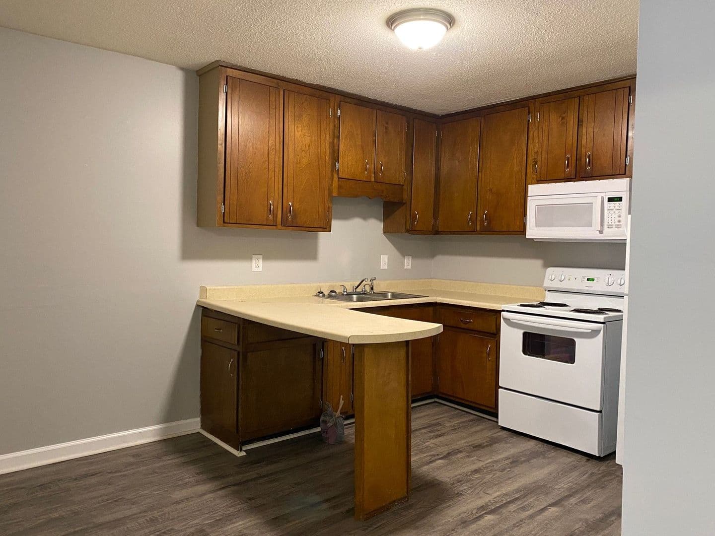 Clarksville Apartment: 812 Bradley St