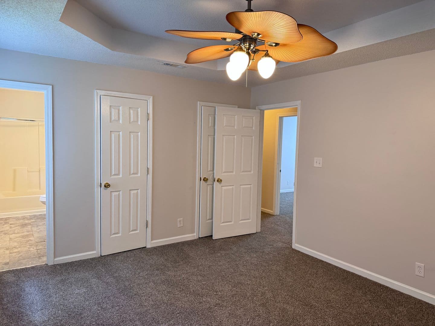 Clarksville House: 1349 Jenny Ln