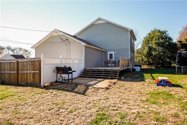 Clarksville House: 1349 Jenny Ln
