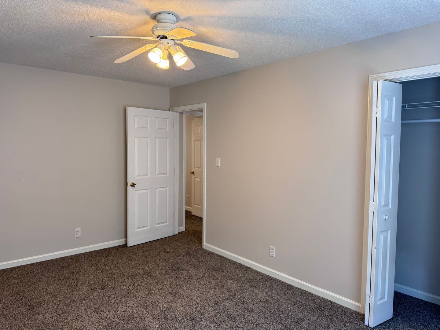 Clarksville House: 1349 Jenny Ln