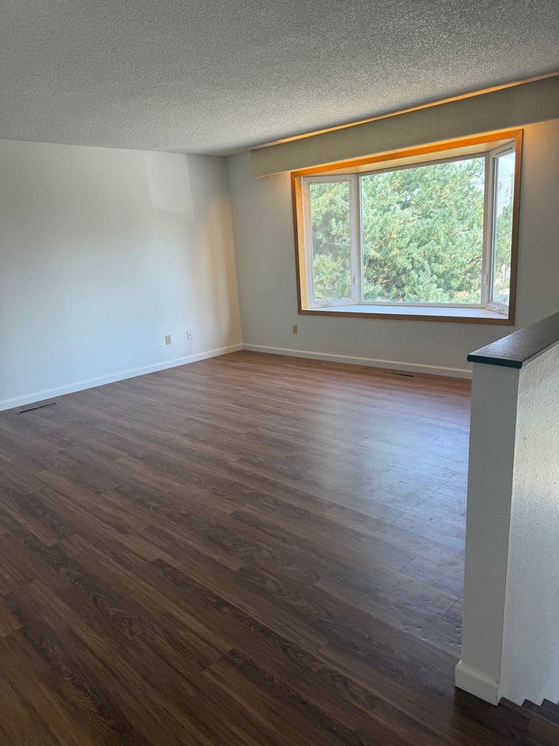 Pullman House: 1715 NW Deane Dr