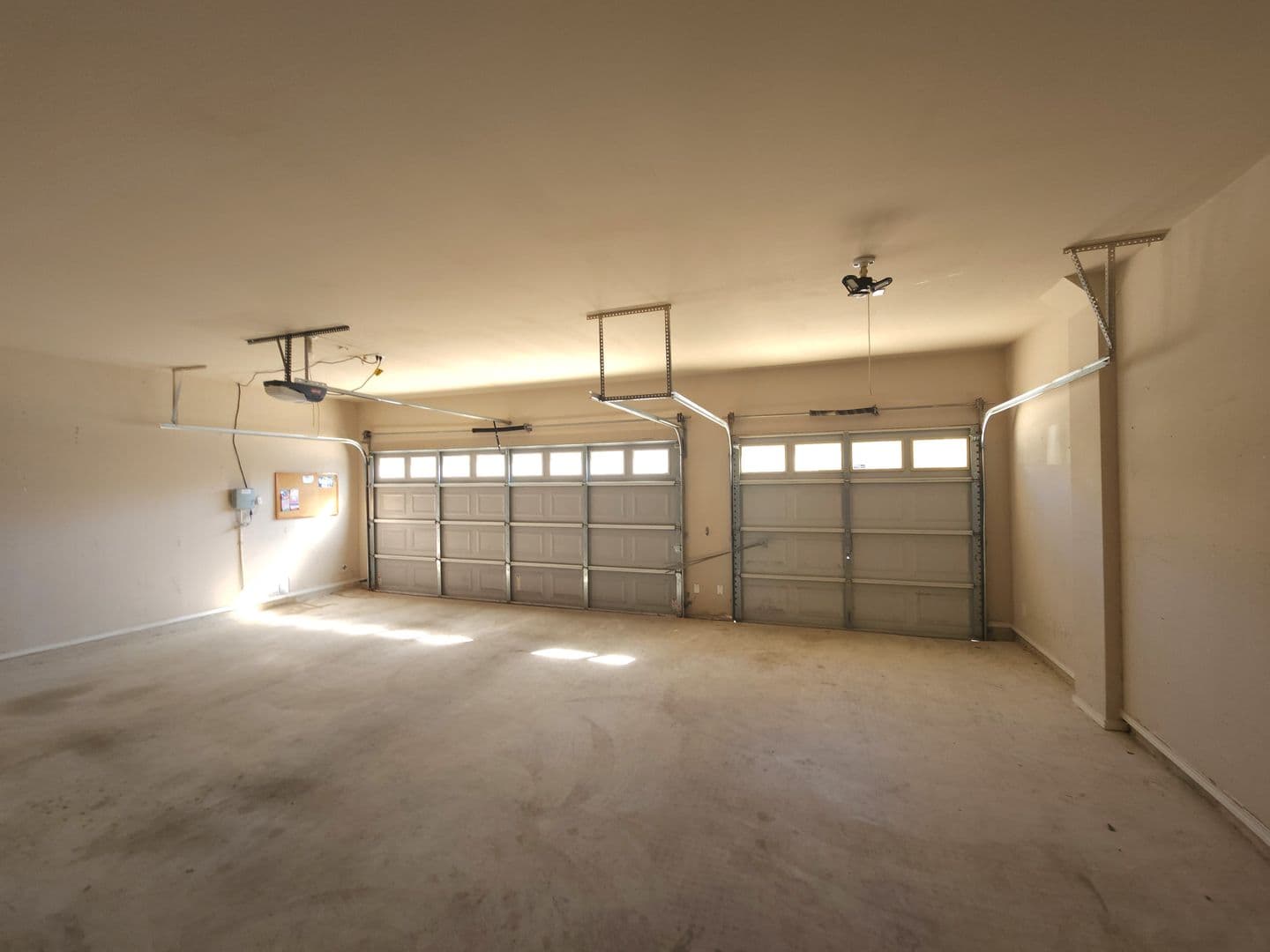 San Antonio House: 21215 Encino Ash