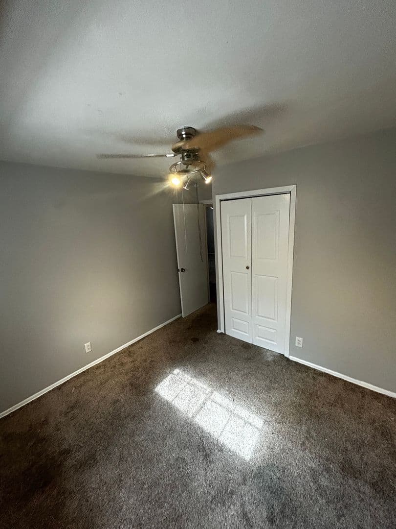 San Antonio House: 6730 Pear Tree