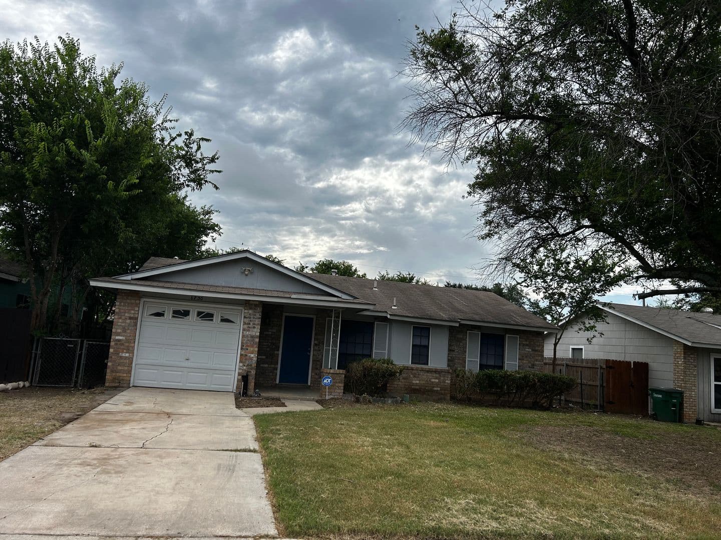 San Antonio House: 6730 Pear Tree
