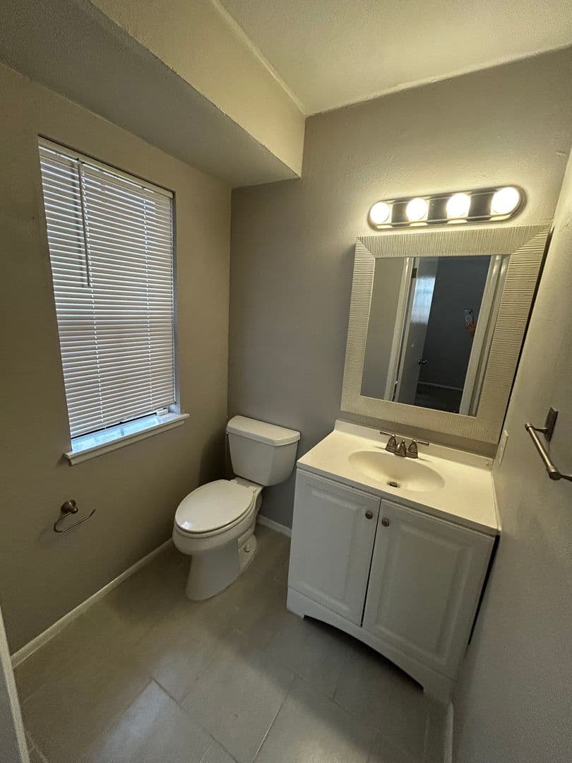 San Antonio House: 6730 Pear Tree