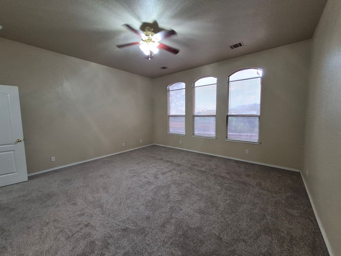 San Antonio House: 21215 Encino Ash