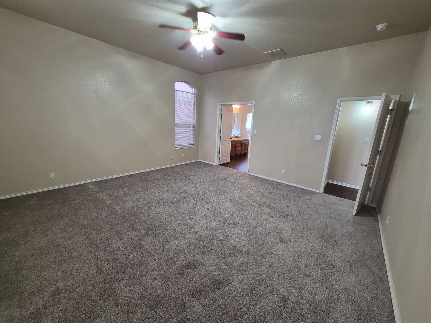 San Antonio House: 21215 Encino Ash
