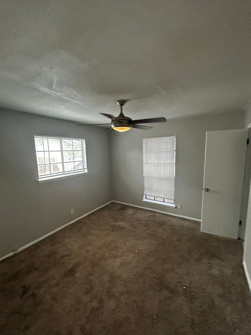 San Antonio House: 6730 Pear Tree