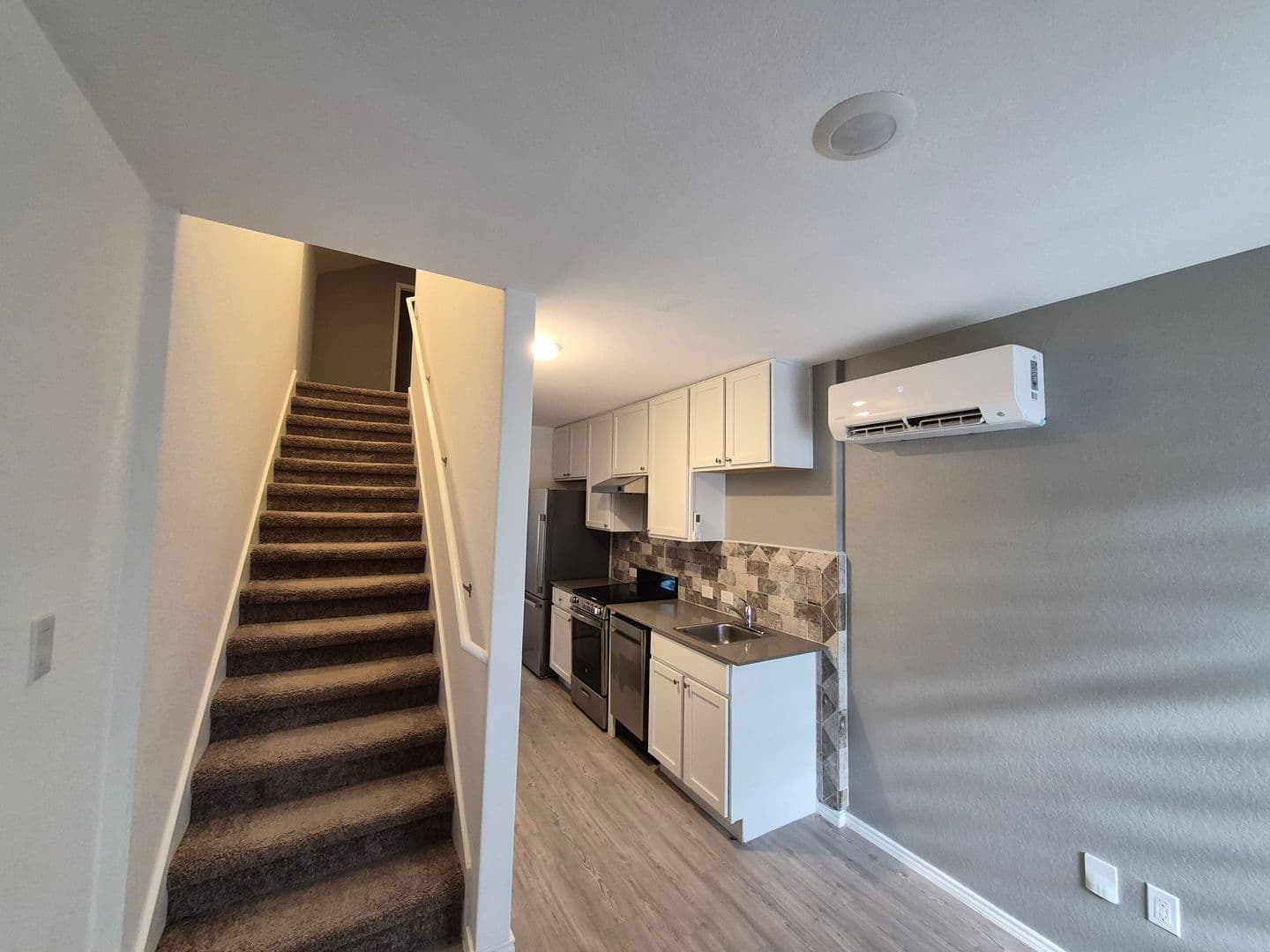 San Antonio House: 7109 Elm Cove