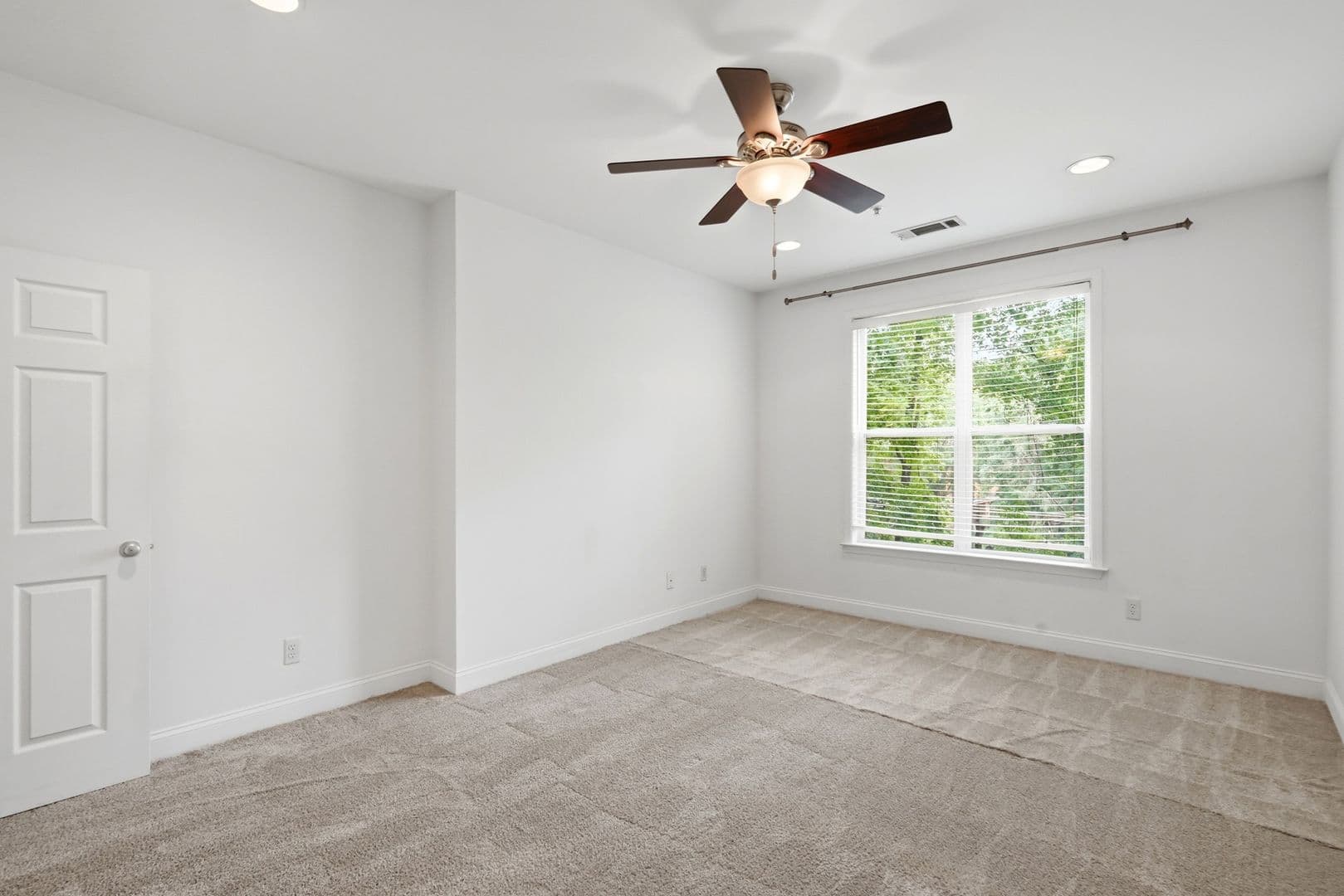 Charlotte Condo: 1000 E Woodlawn Rd #216