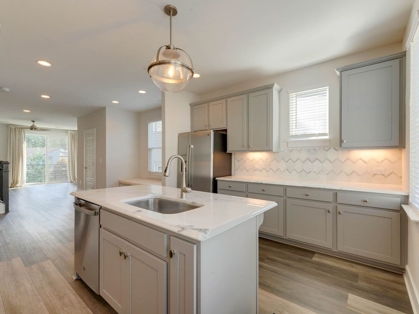 Charlotte Townhome: 606 W. End Dr.