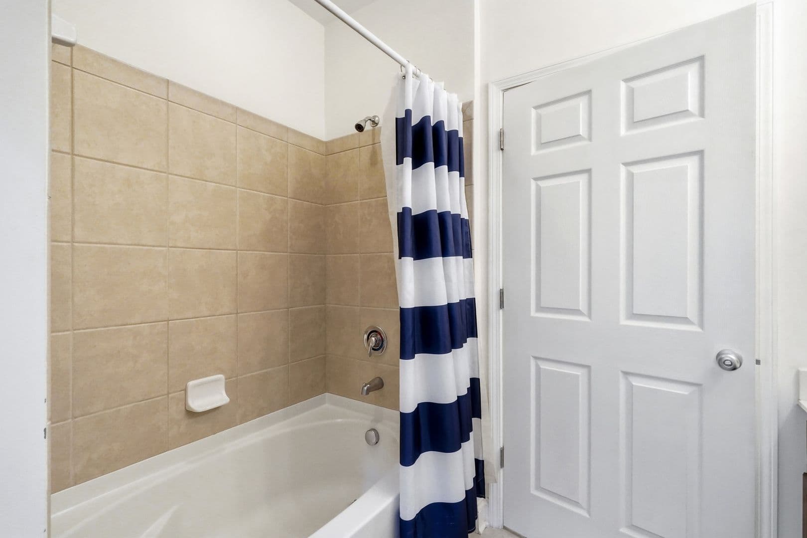 Charlotte Condo: 1000 E Woodlawn Rd #216