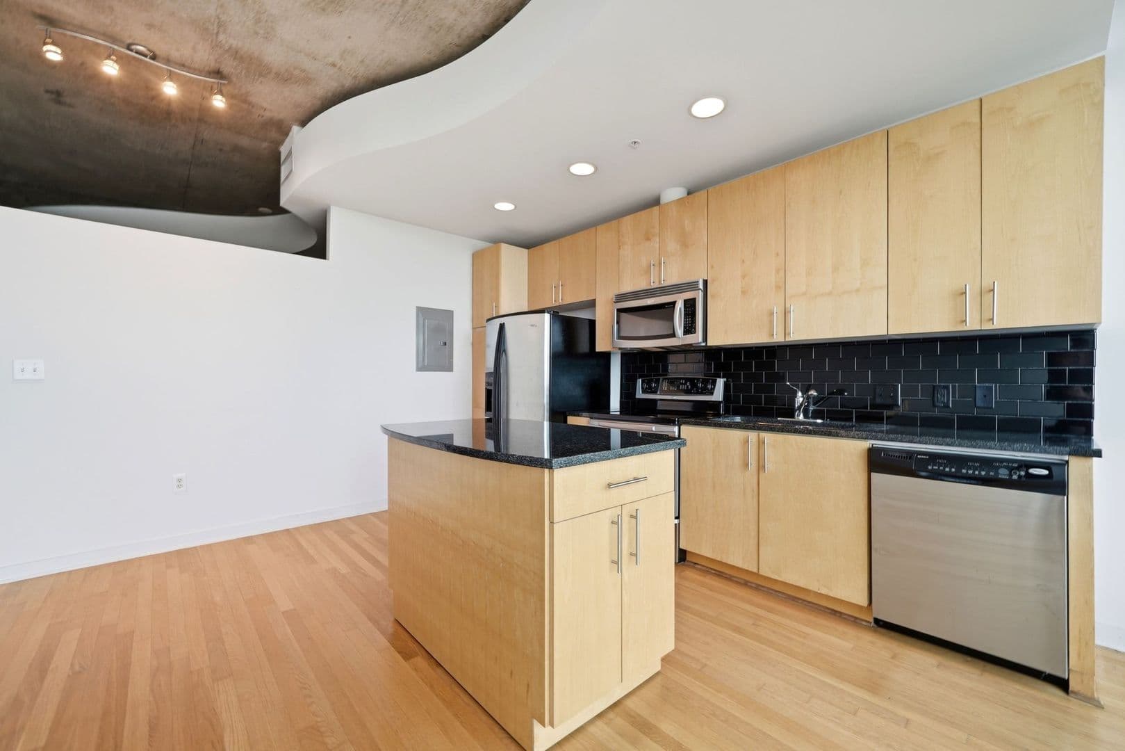 Charlotte Condo: 210 N Church St. #1608